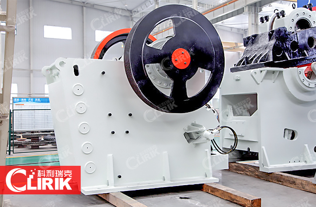 一臺(tái)小型碎石機(jī)的成本大概是多少？